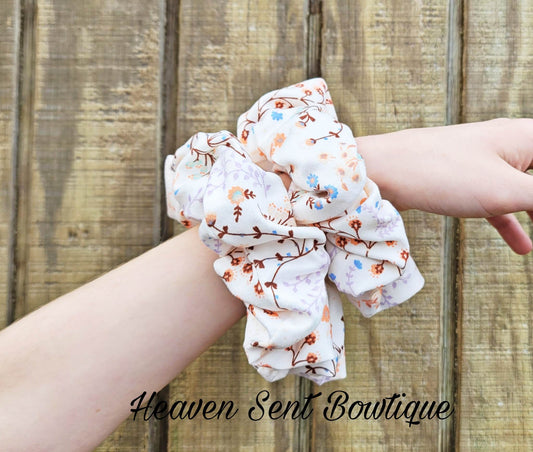 Floral Scrunchies/Ponytail Holder/Scrunchy/ Birthday Gift/Cotten Fabric/Hair Tie Holder/Wedding Gift