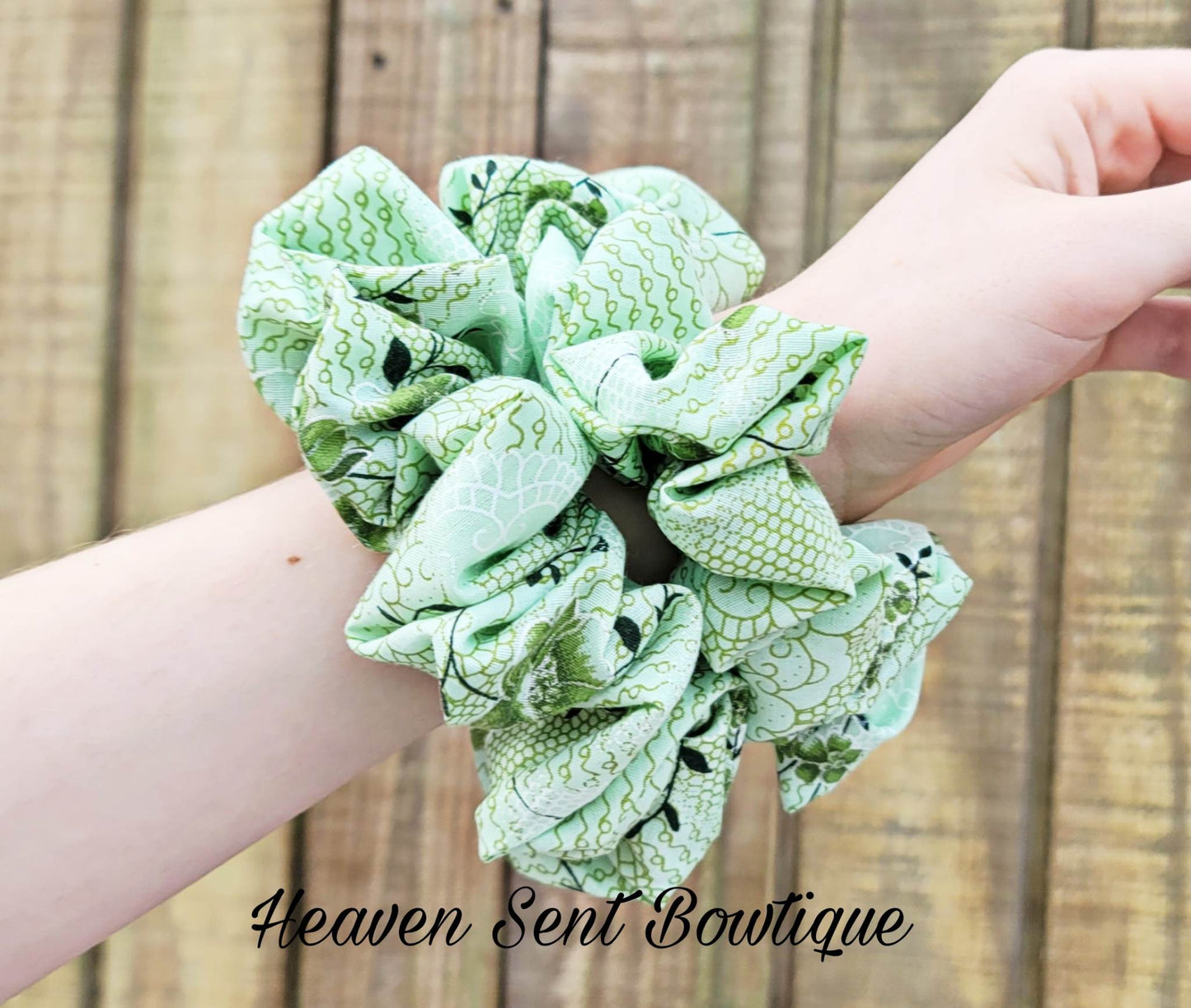 Green Flower Scrunchy/Hair Tie Scrunchie/Ponytail Holder/Birthday Gift/ Scrunchy/Cotten Fabric