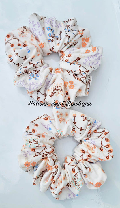 Floral Scrunchies/Ponytail Holder/Scrunchy/ Birthday Gift/Cotten Fabric/Hair Tie Holder/Wedding Gift