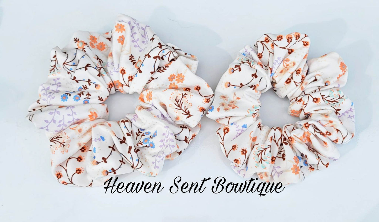 Floral Scrunchies/Ponytail Holder/Scrunchy/ Birthday Gift/Cotten Fabric/Hair Tie Holder/Wedding Gift