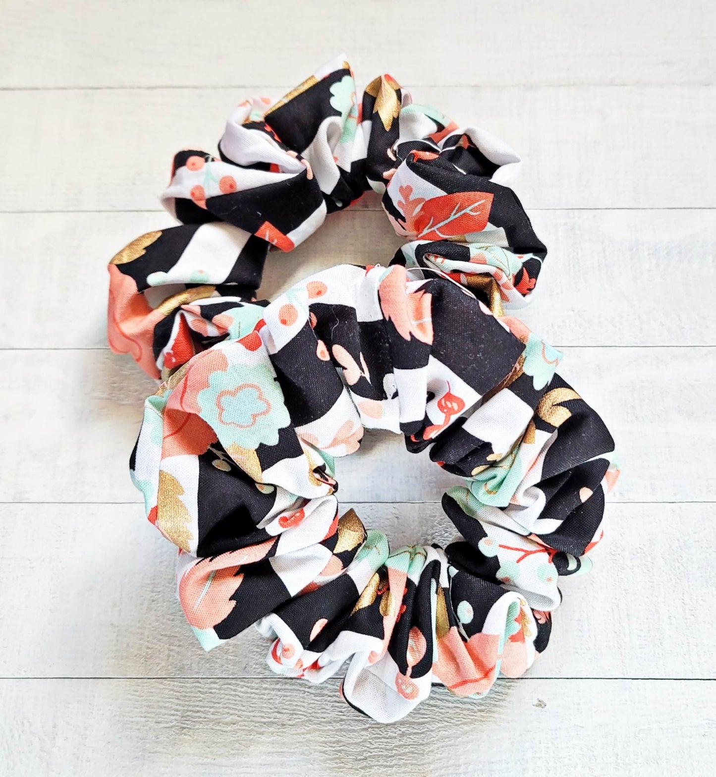 Flower Theme Scrunchy/Ponytail Holder/Hair Tie Scrunchy/Birthday Gift/Scrunchy/Cotton Fabric