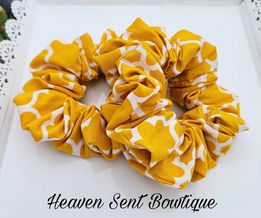 Cotton Scrunchy/Hair Tie/Scrunchies/Scrunchy/Flower Scrunchy/Pony Holder/Birthday Gift for girls/Scrunchies/ Summer Hair Scrunchy