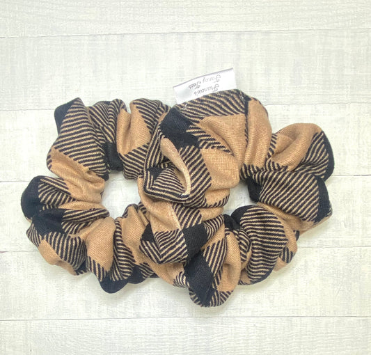 Black And Brown Flannel Scrunchy/Birthday Gift/Wedding Gift/Best Friend Gifts/Flannel Fabric/Hair Tie/Ponytail Holder