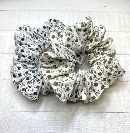 Flower Scrunchy/Ponytail Holder/Hair Tie/Birthday Gift/Wedding Gift/Scrunchies For Girls/Silk Fabric/Silk Scrunchies