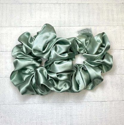 Sage Green Scrunchy/Ponytail Holder/Hair Tie/Birthday Gift/Wedding Gift/Scrunchies for Girls/Silk Fabric/Silk Scrunchies